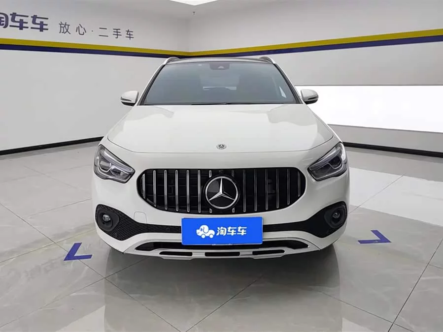 Mercedes Benz GLA