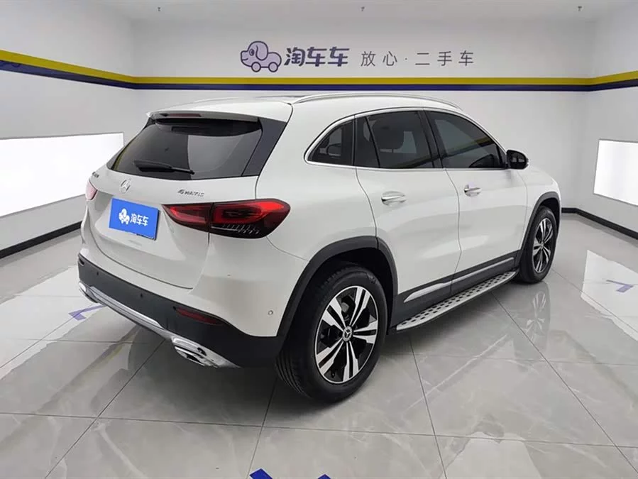 Mercedes Benz GLA