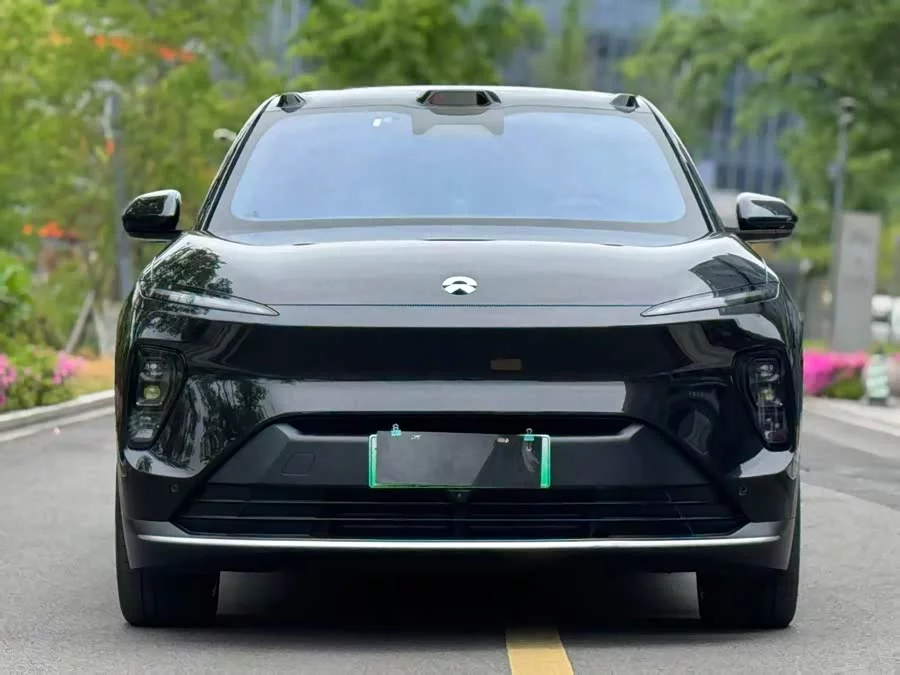 NIO ES8