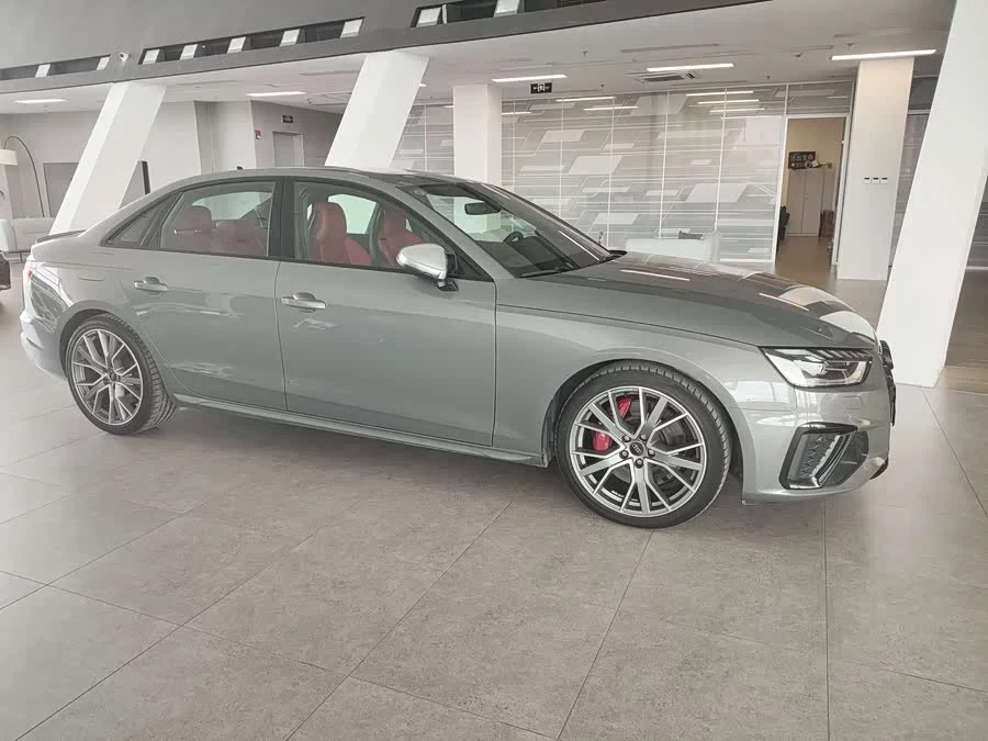 Audi S4