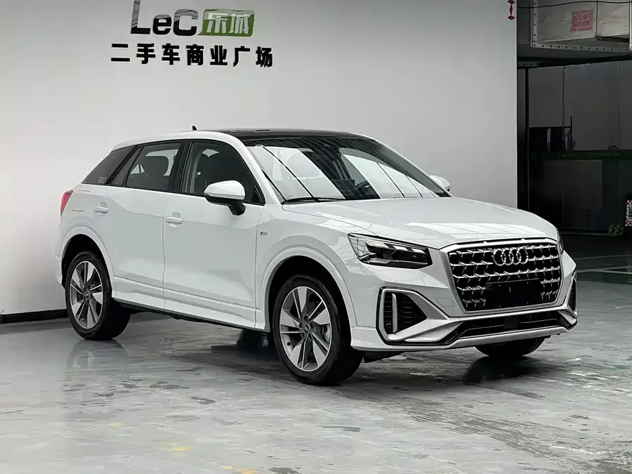 Audi Q2L