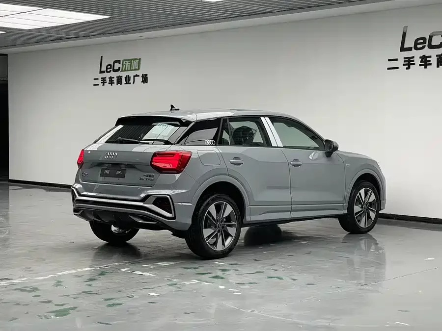 Audi Q2L