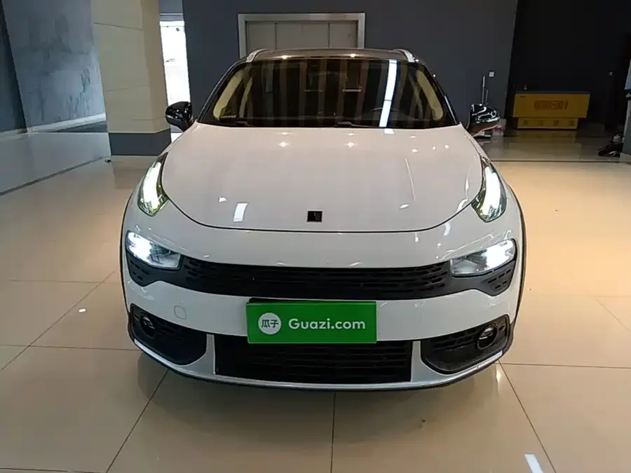 Lynk & Co 02