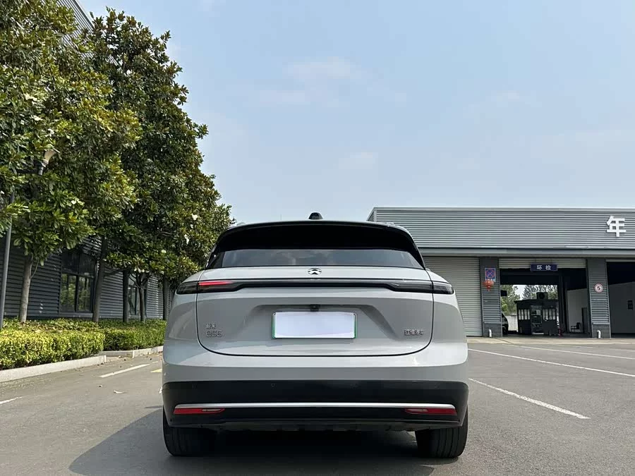 NIO ES6