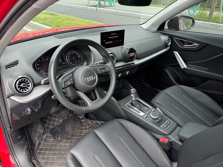 Audi Q2L