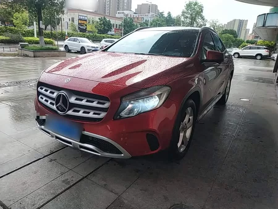 Mercedes Benz GLA
