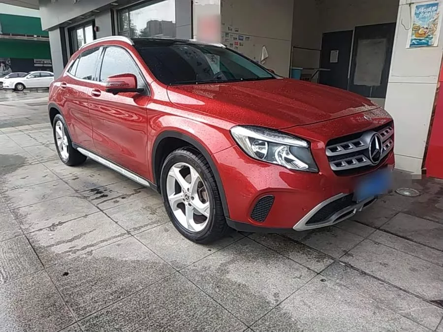 Mercedes Benz GLA