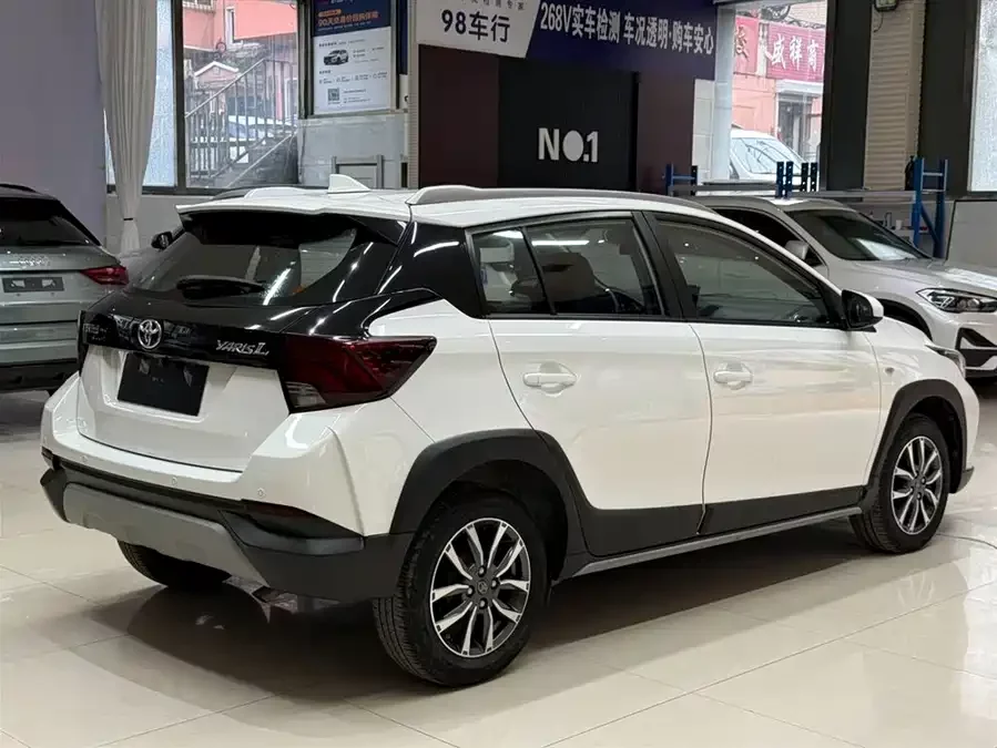 Toyota YARiS L
