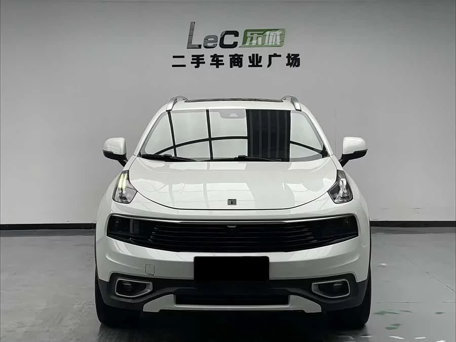 Lynk & Co 01