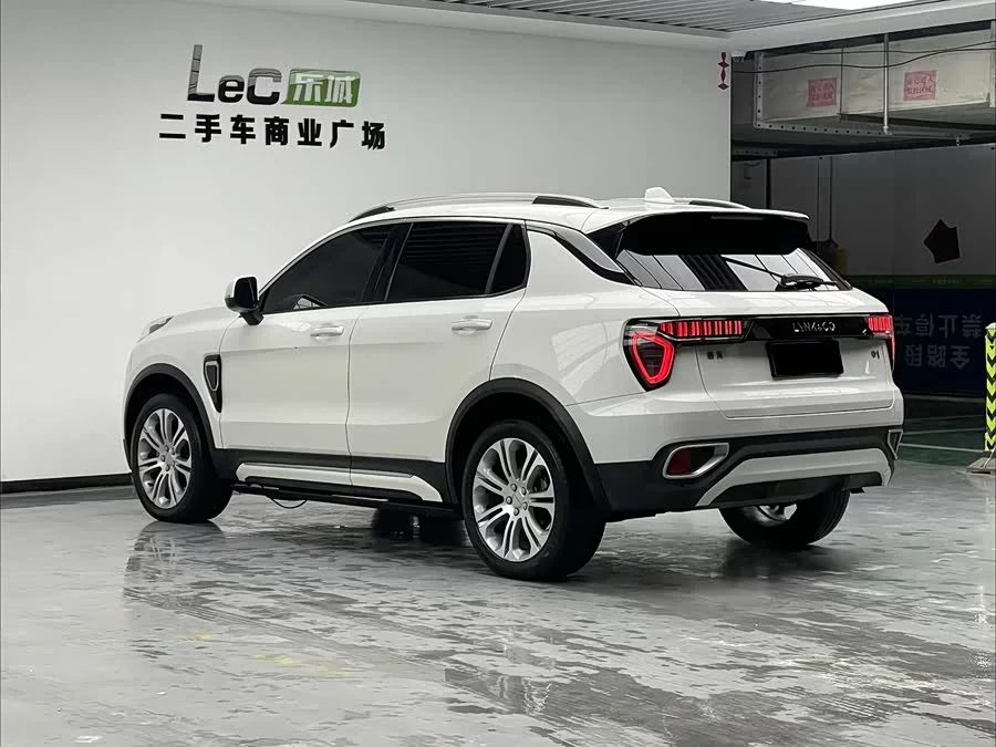 Lynk & Co 01
