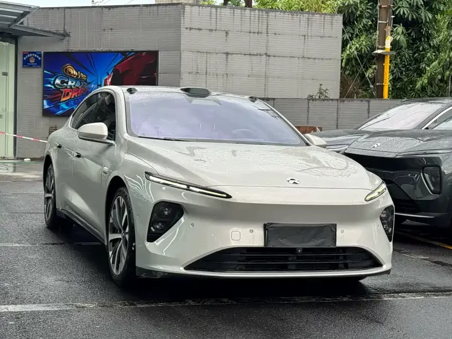 NIO ET7