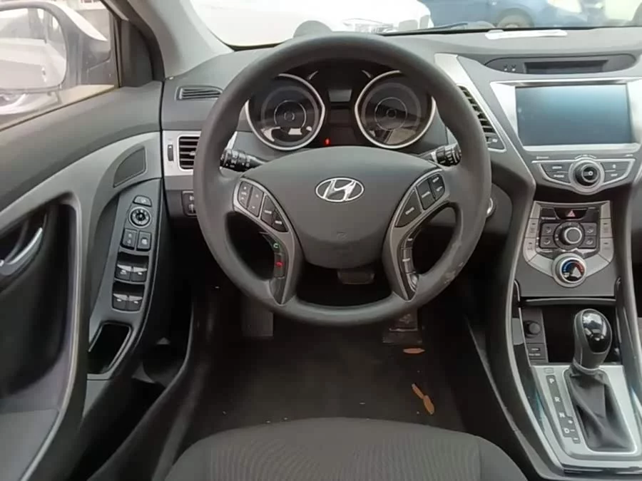 Hyundai Elantra