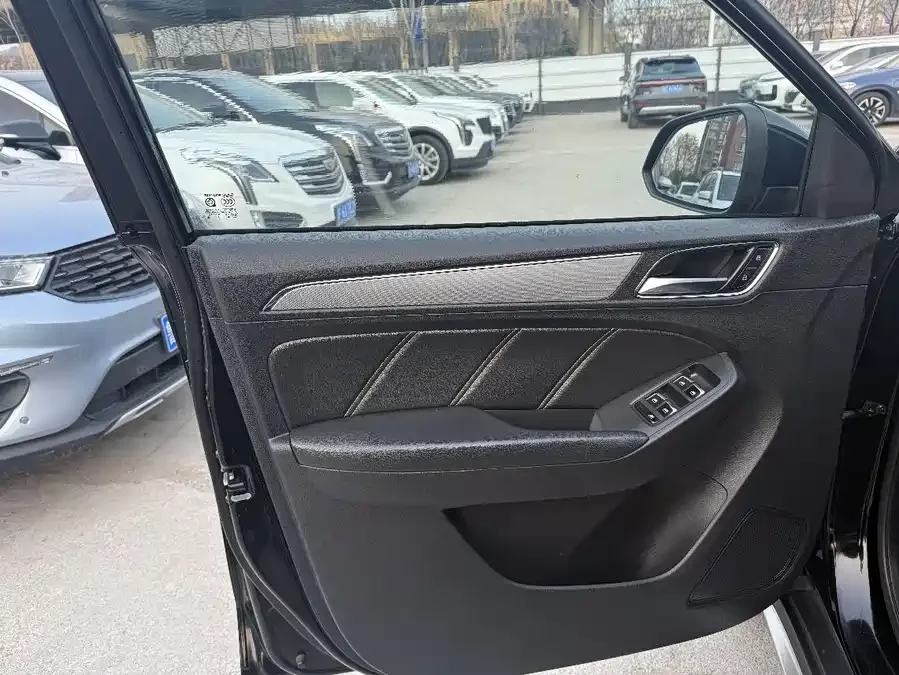 Roewe RX5