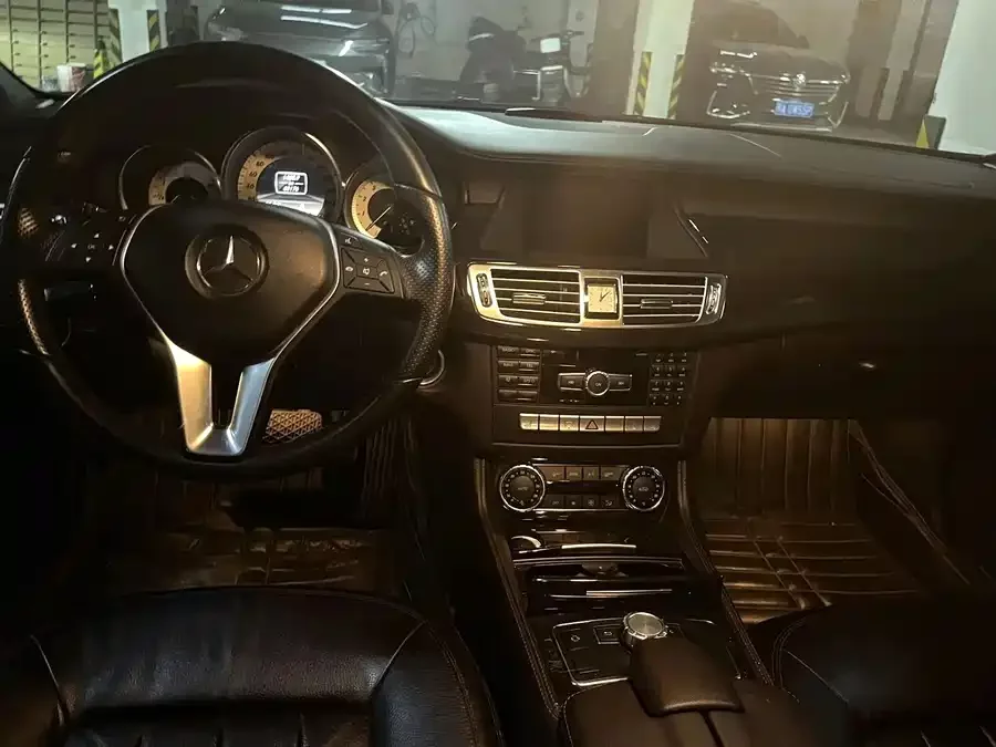 Mercedes Benz CLS