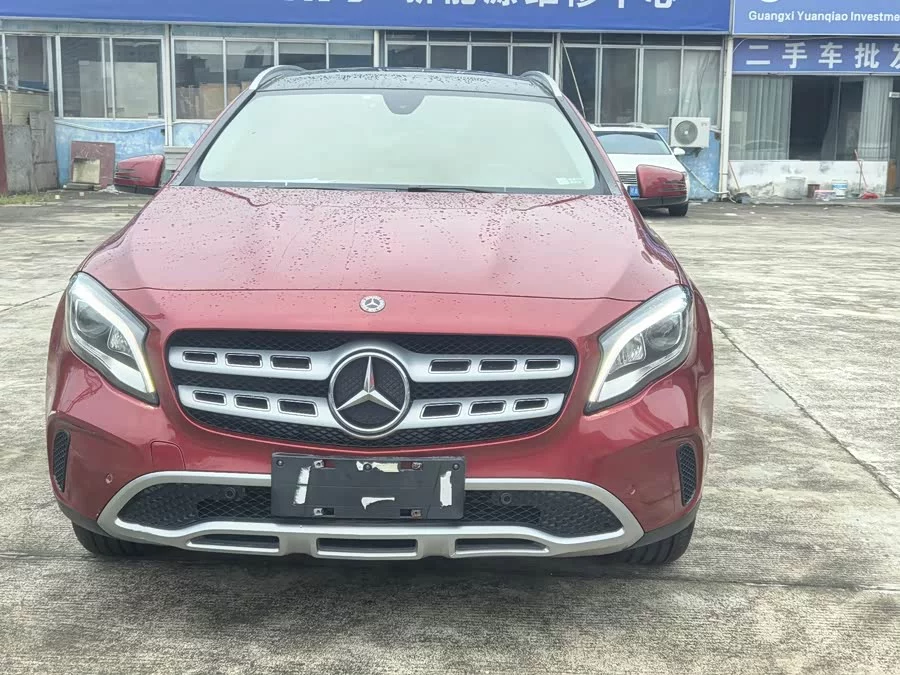 Mercedes Benz GLA