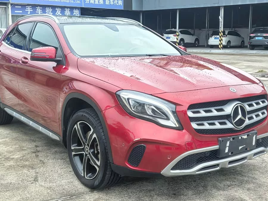 Mercedes Benz GLA