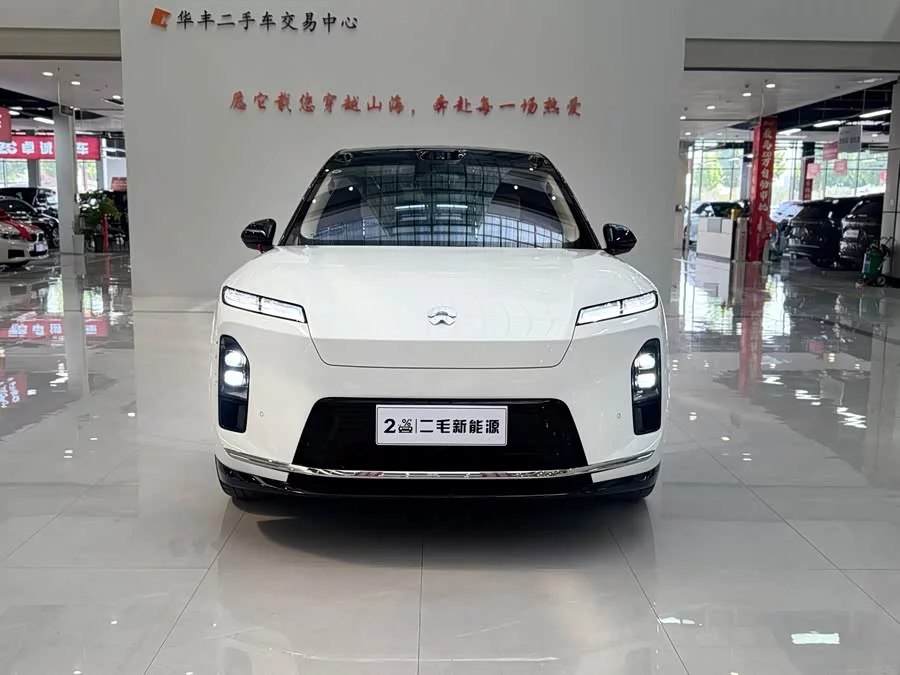 NIO ES8