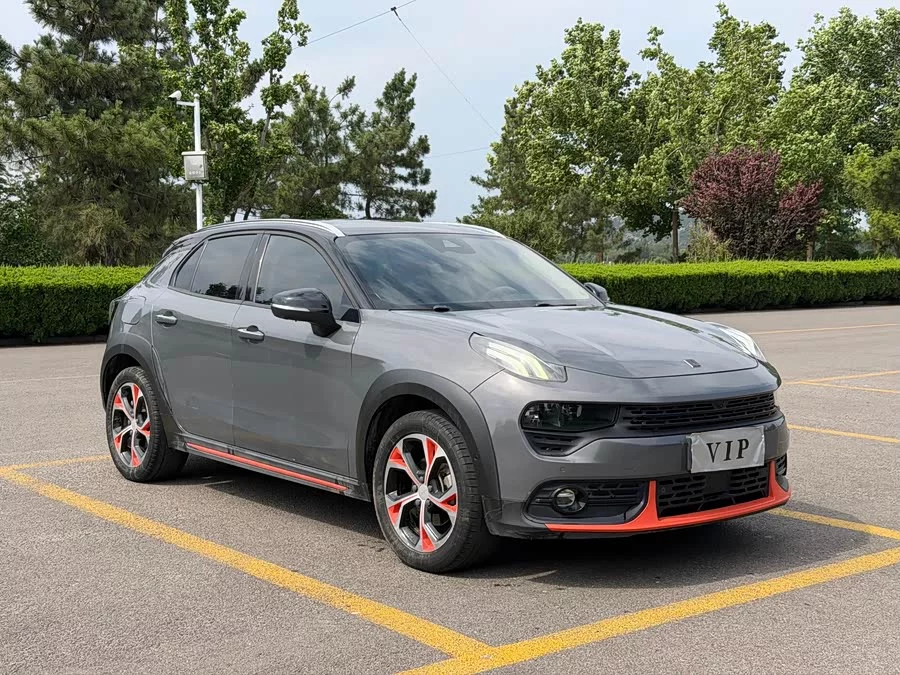 Lynk & Co 02
