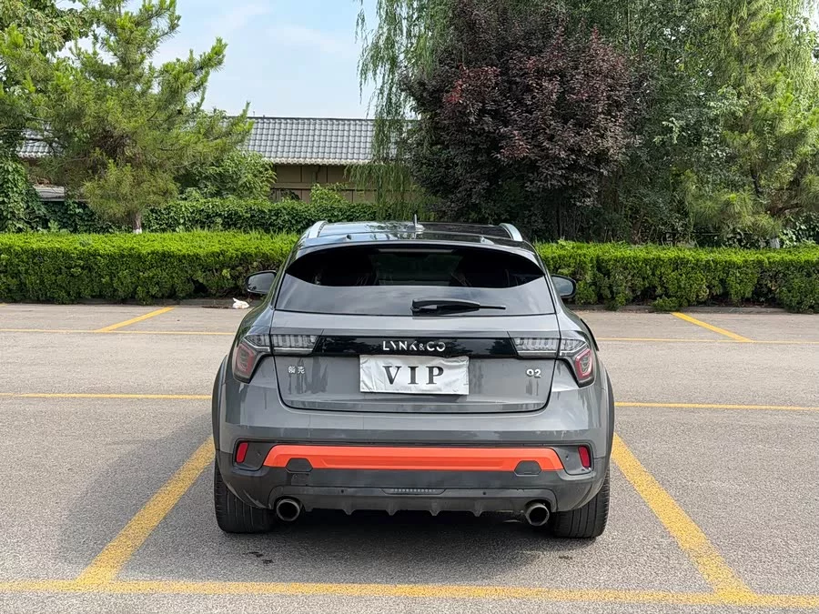 Lynk & Co 02