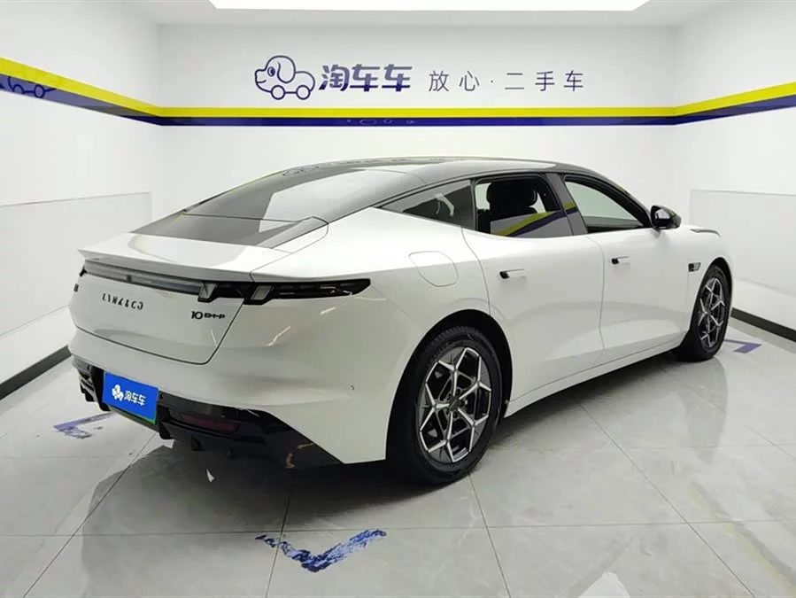Lynk & Co 10