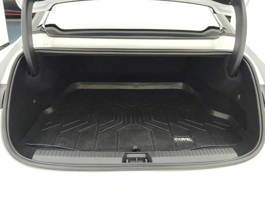 Lynk & Co 10