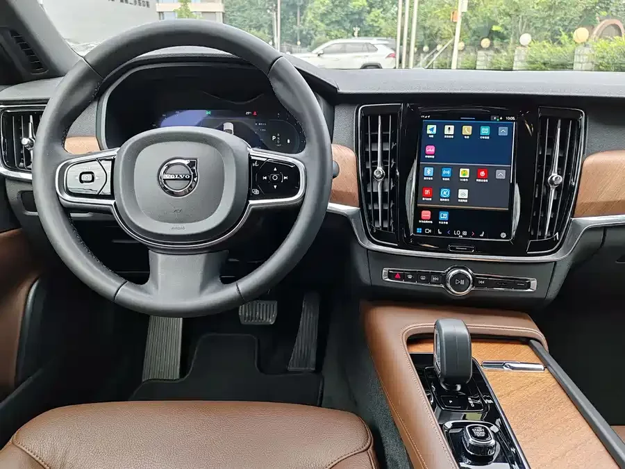 Volvo S90