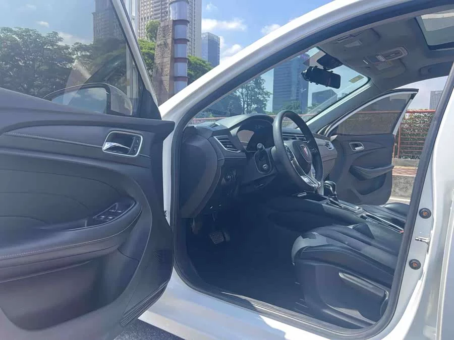 Roewe i5