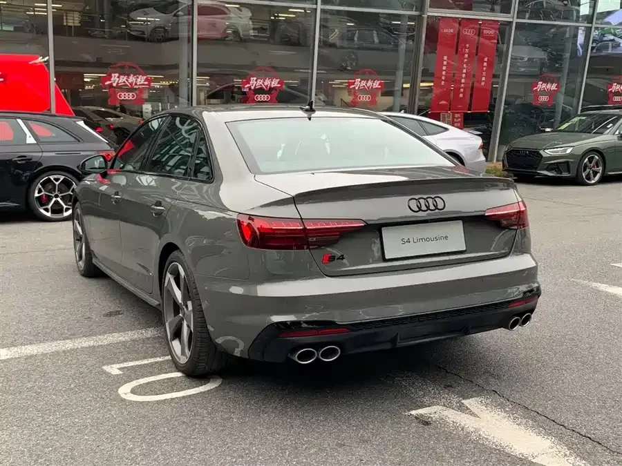 Audi S4