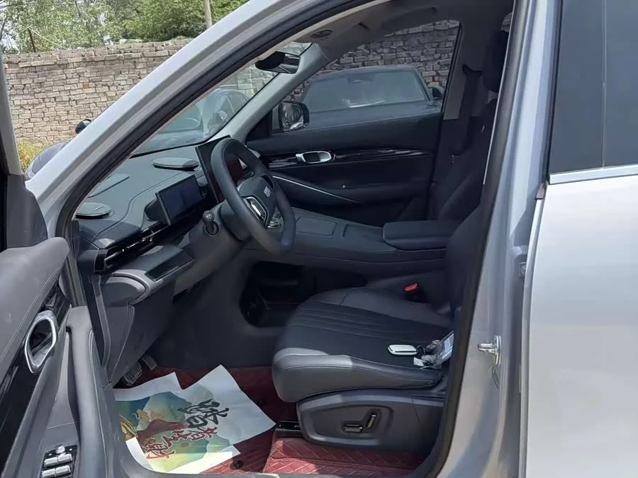 Geely Galaxy E5
