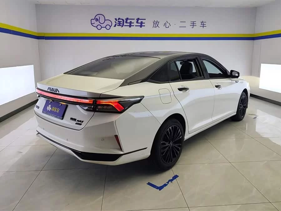Dongfeng Yixuan MAX