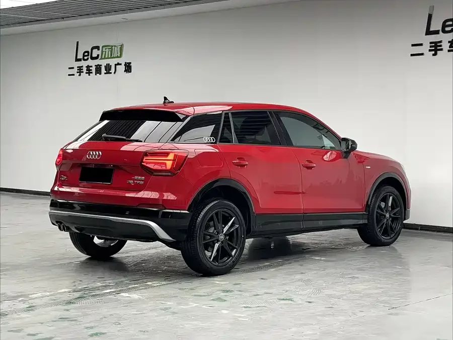 Audi Q2L