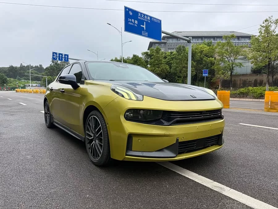Lynk & Co 03