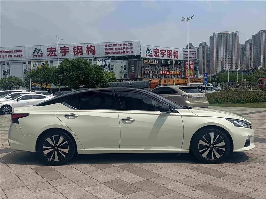 Nissan Teana