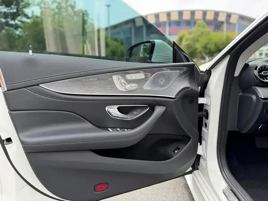 Mercedes Benz CLS
