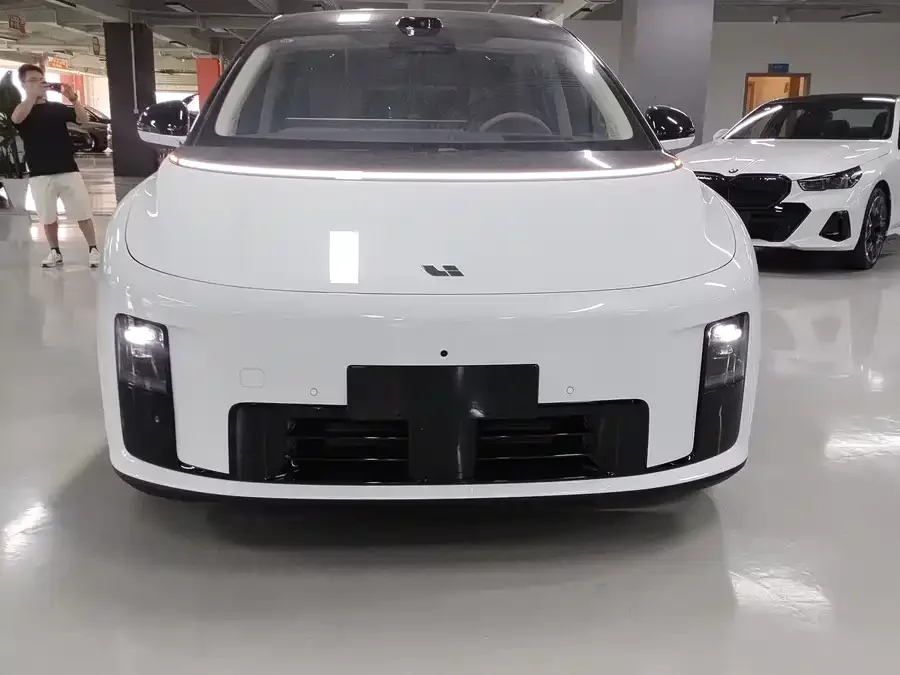 Li Ideal i8