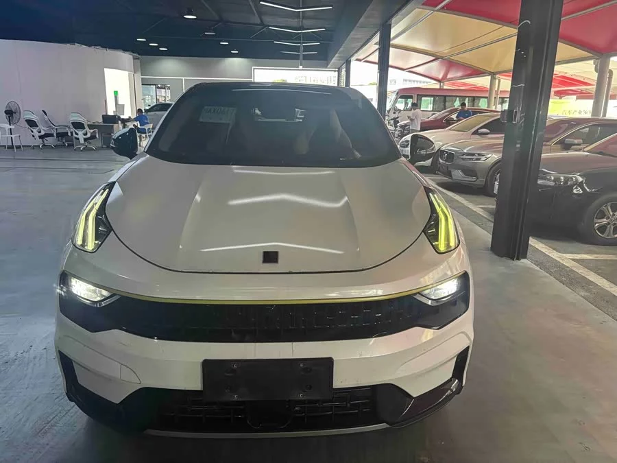 Lynk & Co 05