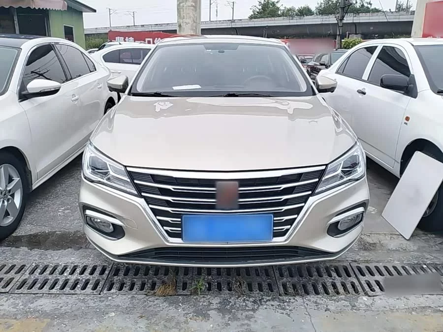 Roewe i5