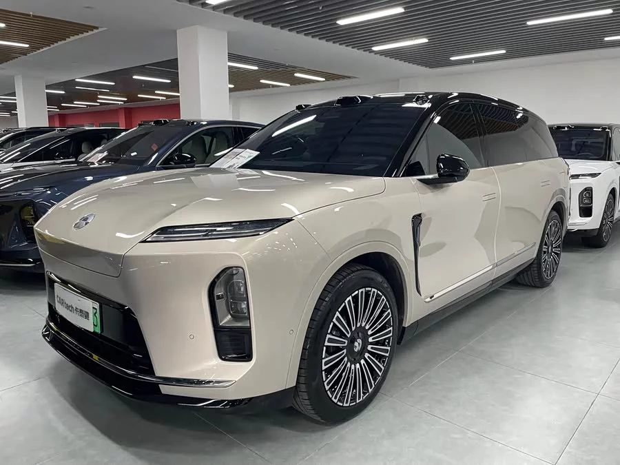 NIO ES8