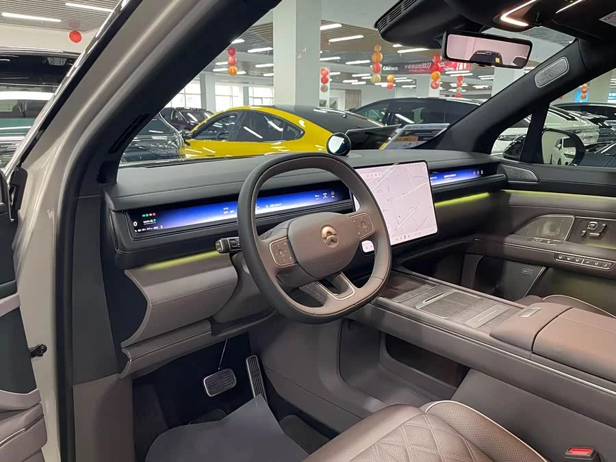 NIO ES8