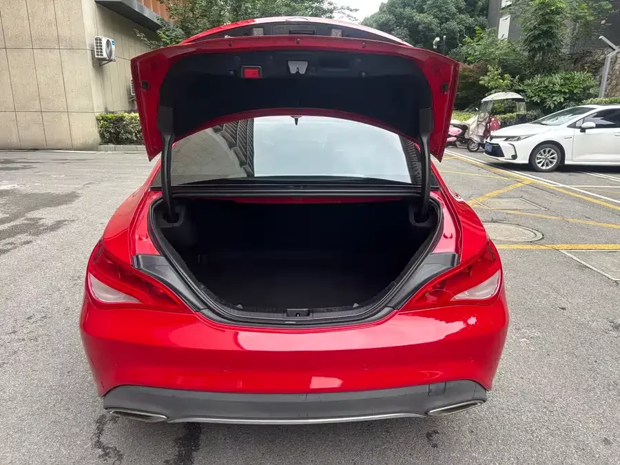 Mercedes-Benz CLA
