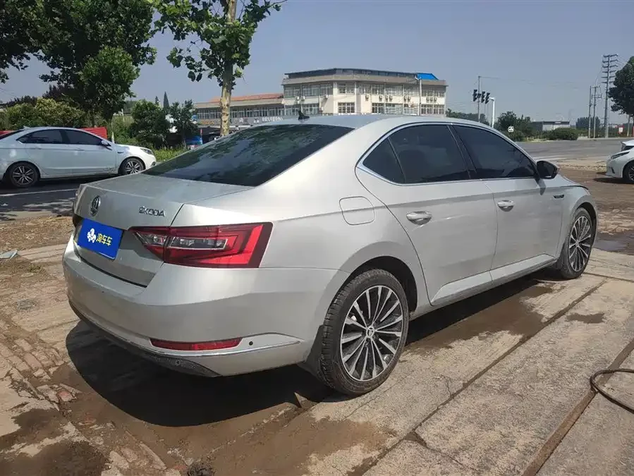 Skoda SuperB
