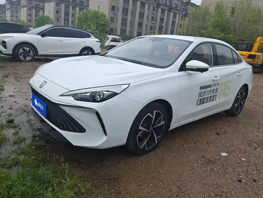 Roewe i5