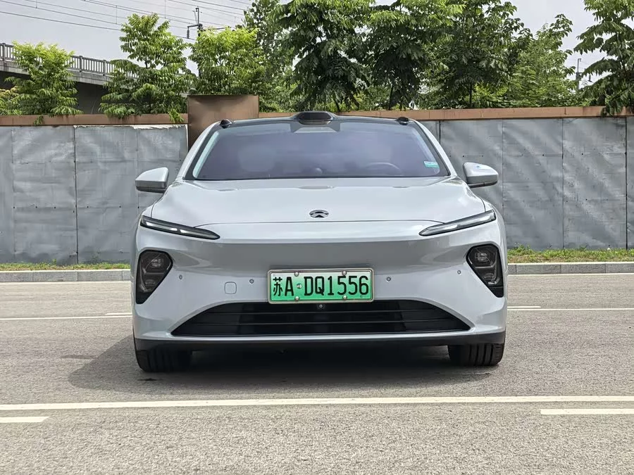 NIO ET7