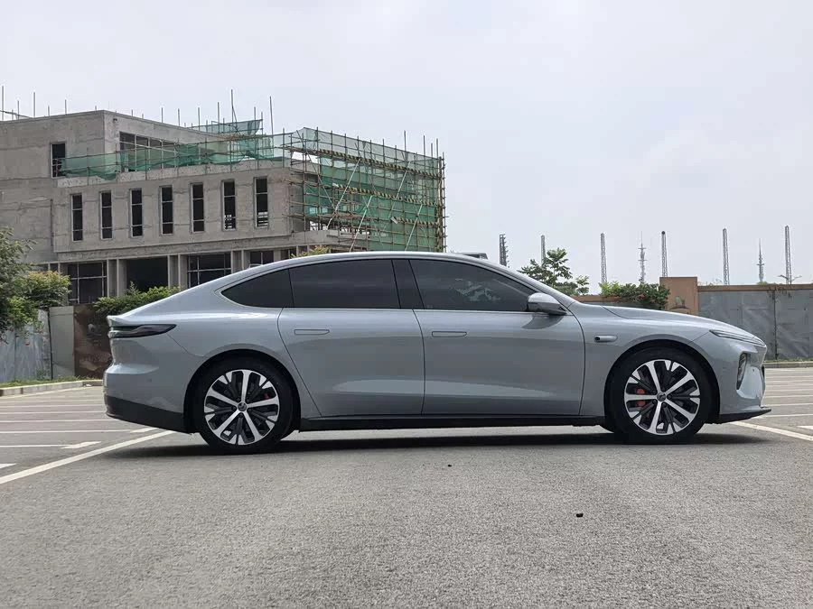 NIO ET7