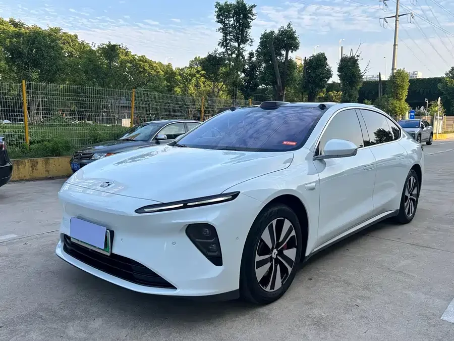NIO ET7