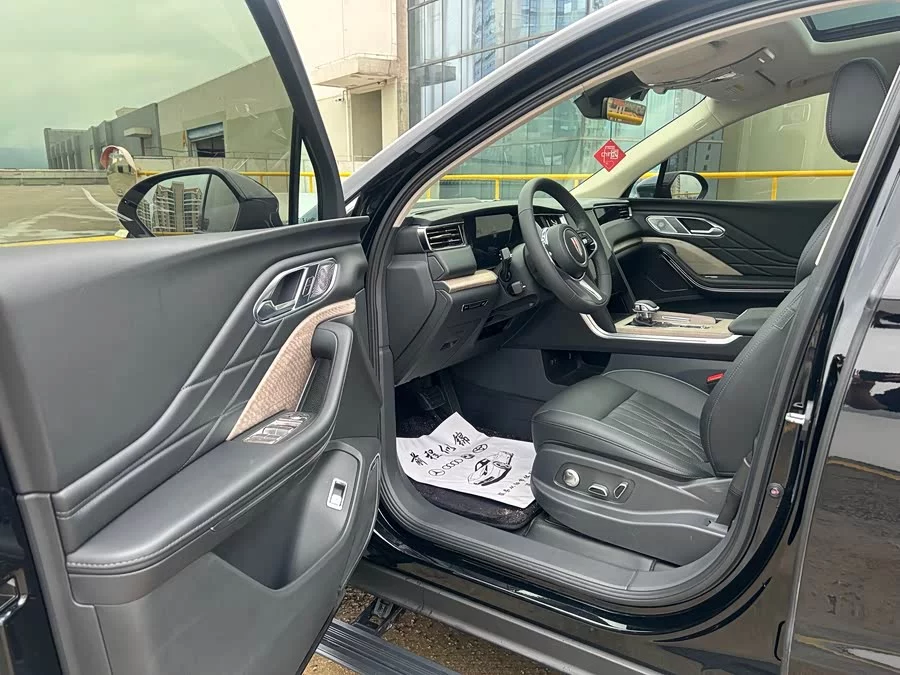 Hongqi HS7