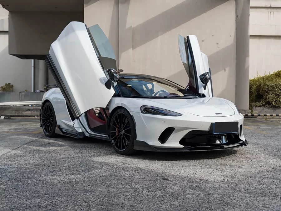 McLaren GT