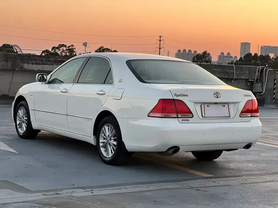 Toyota crown