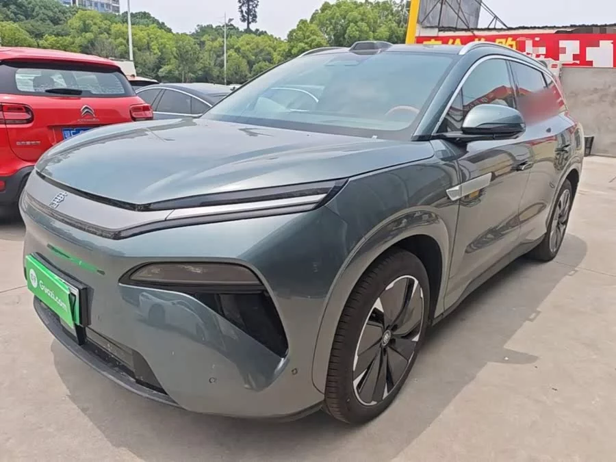 BYD Tang L