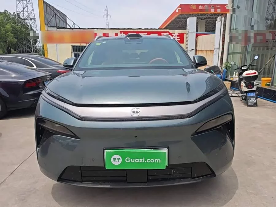 BYD Tang L
